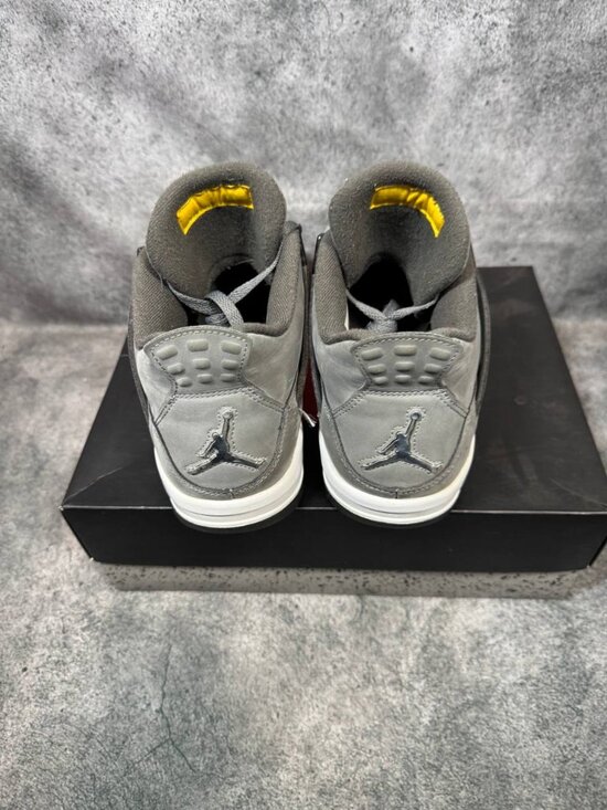 Size 10.5 | Jordan 4 Cool Grey With Box | Pre-Owned main image 9